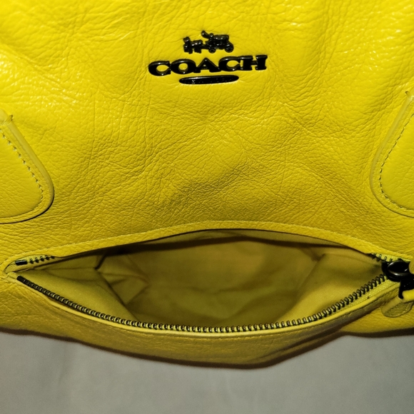 GUC COACH Pebbled Leather Tote - YELLOW - Picture 7 of 12